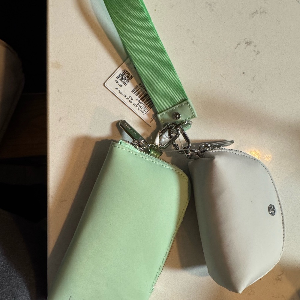 Lululemon Athletica Mint Green and Light Gray Wallet Set